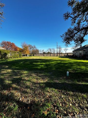 2848 E Rock Barn Dr., Kerrville, TX 78028