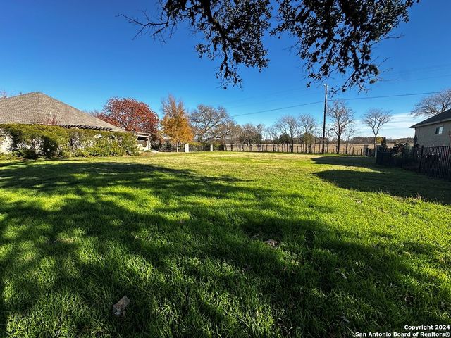 2848 E Rock Barn Dr., Kerrville, TX 78028