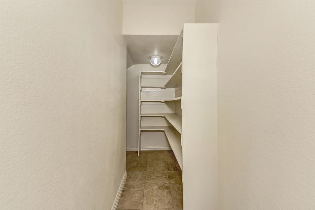 6928 Carrington Lane, Fort Worth, TX 76137