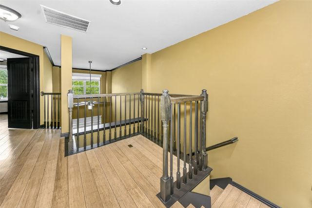 6928 Carrington Lane, Fort Worth, TX 76137