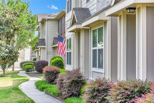 6928 Carrington Lane, Fort Worth, TX 76137