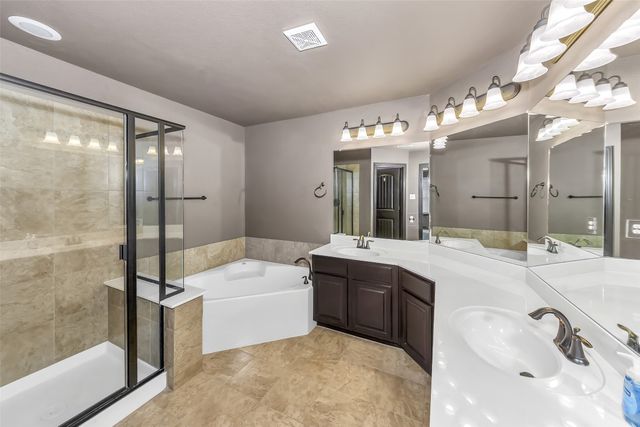 6928 Carrington Lane, Fort Worth, TX 76137