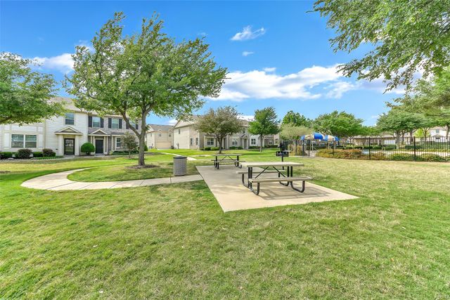 6928 Carrington Lane, Fort Worth, TX 76137