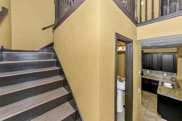 6928 Carrington Lane, Fort Worth, TX 76137