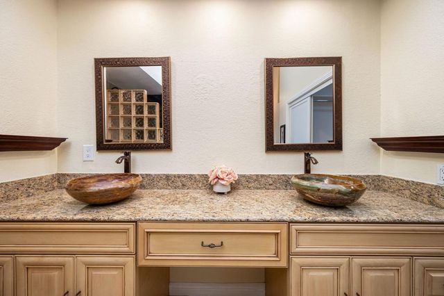 44017 Erie Court, Indian Wells, CA 92210