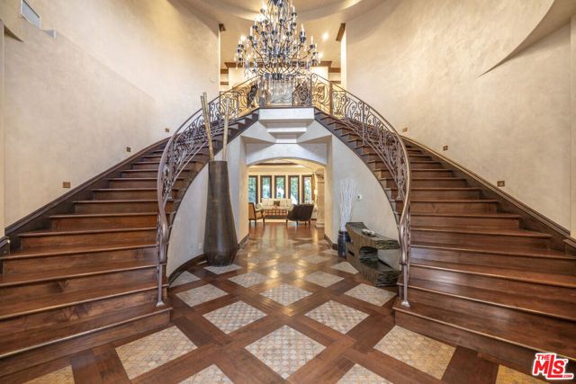 18607 Cassandra Street, Tarzana (los Angeles), CA 91356