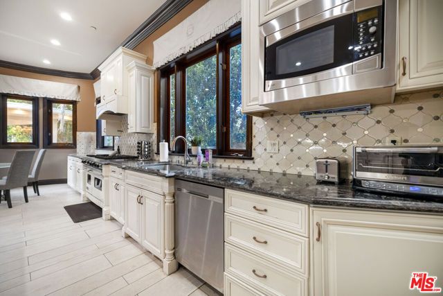 18607 Cassandra Street, Tarzana (los Angeles), CA 91356