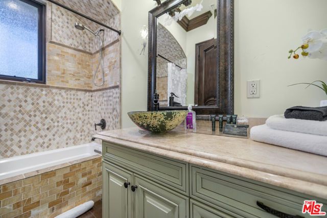 18607 Cassandra Street, Tarzana (los Angeles), CA 91356