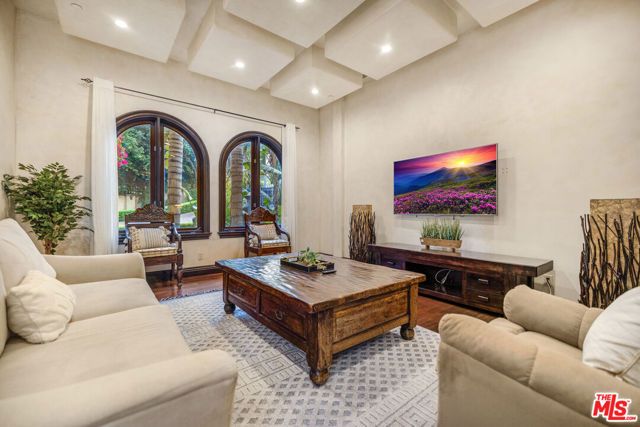 18607 Cassandra Street, Tarzana (los Angeles), CA 91356