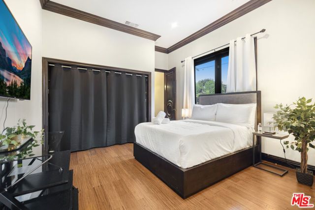 18607 Cassandra Street, Tarzana (los Angeles), CA 91356