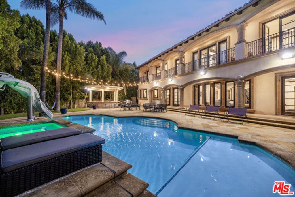 18607 Cassandra Street, Tarzana (los Angeles), CA 91356