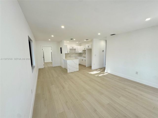 2501 NW 151st St, Miami Gardens, FL 33054