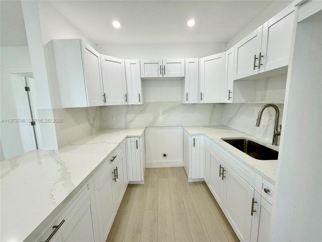 2501 NW 151st St, Miami Gardens, FL 33054