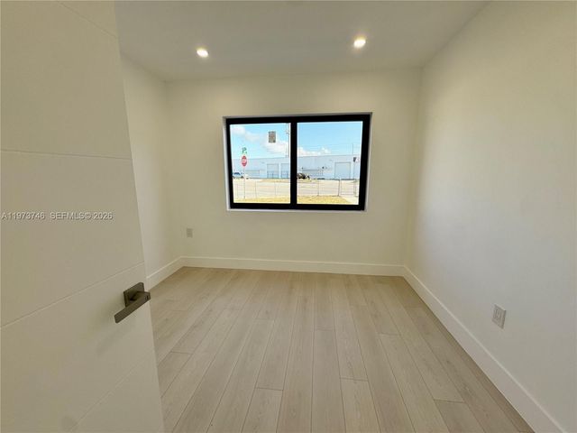 2501 NW 151st St, Miami Gardens, FL 33054