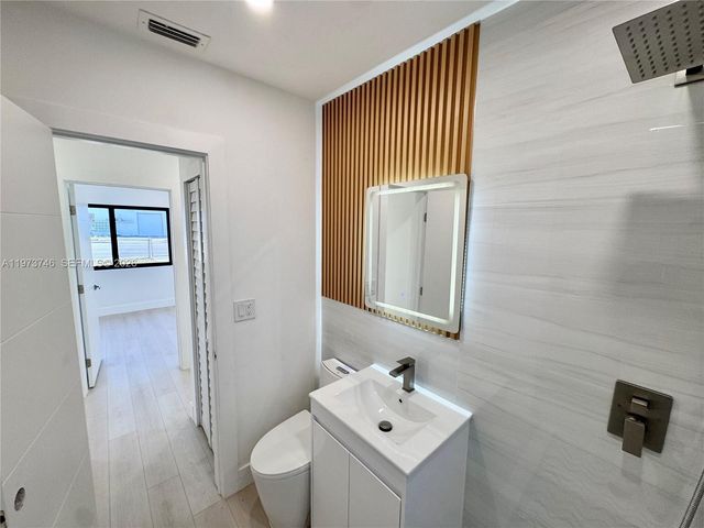 2501 NW 151st St, Miami Gardens, FL 33054