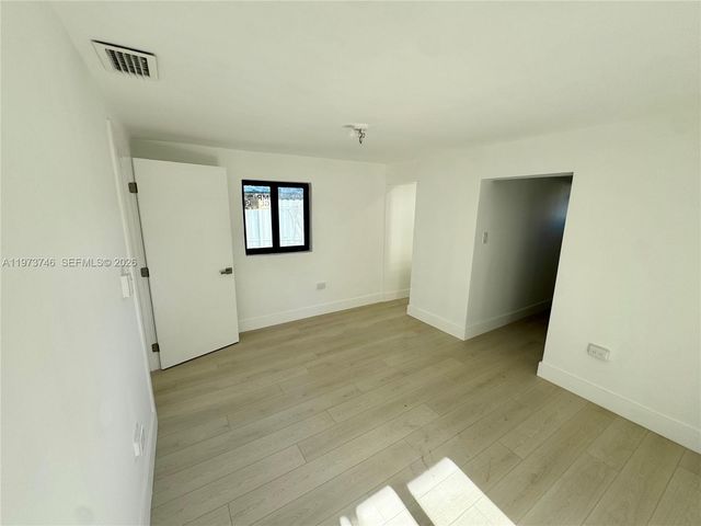 2501 NW 151st St, Miami Gardens, FL 33054