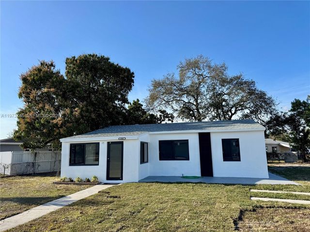 2501 NW 151st St, Miami Gardens, FL 33054