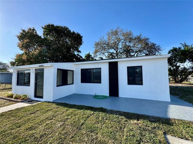 2501 NW 151st St, Miami Gardens, FL 33054