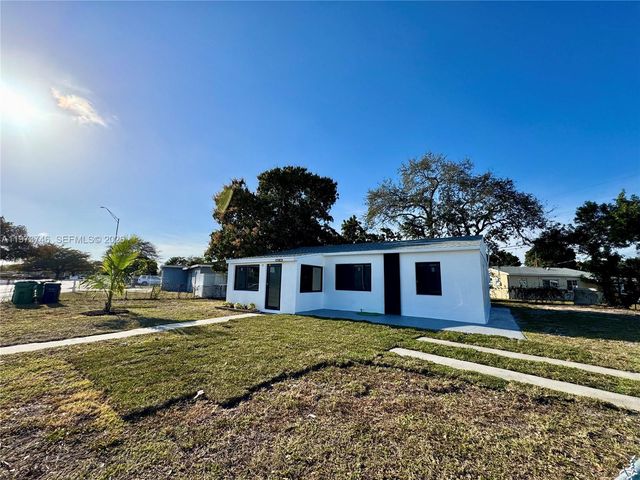 2501 NW 151st St, Miami Gardens, FL 33054