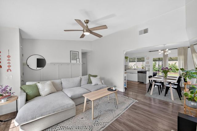 7920 Deer Water Dr, Sacramento, CA 95823
