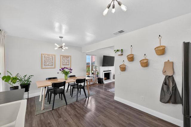 7920 Deer Water Dr, Sacramento, CA 95823