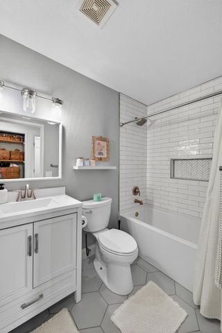 7920 Deer Water Dr, Sacramento, CA 95823