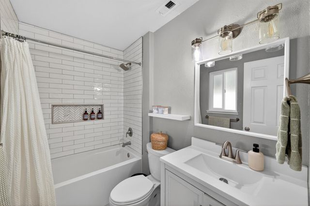 7920 Deer Water Dr, Sacramento, CA 95823