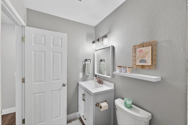 7920 Deer Water Dr, Sacramento, CA 95823