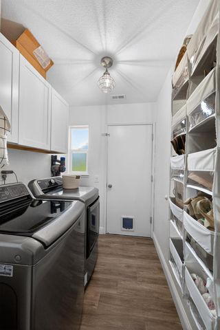 7920 Deer Water Dr, Sacramento, CA 95823