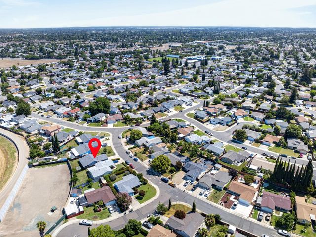 7920 Deer Water Dr, Sacramento, CA 95823