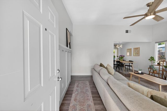 7920 Deer Water Dr, Sacramento, CA 95823