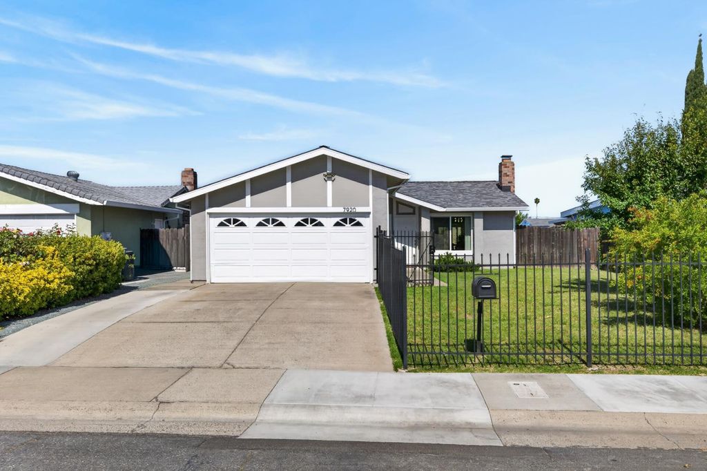 7920 Deer Water Dr, Sacramento, CA 95823