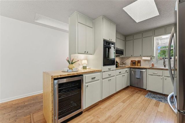 4126 Glenwood Drive, Gainesville, GA 30506