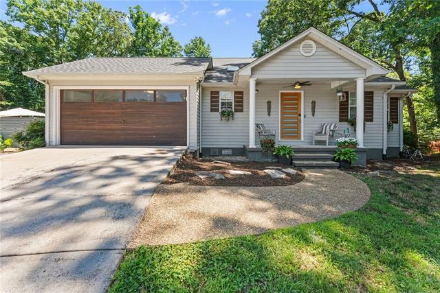 4126 Glenwood Drive, Gainesville, GA 30506