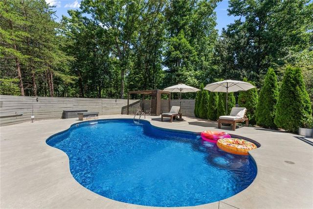 4126 Glenwood Drive, Gainesville, GA 30506