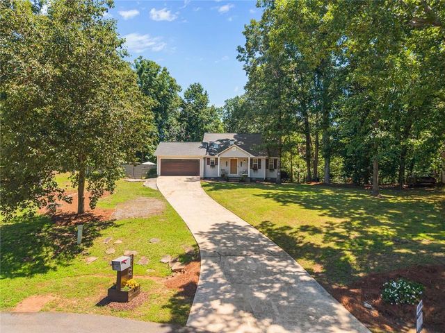 4126 Glenwood Drive, Gainesville, GA 30506