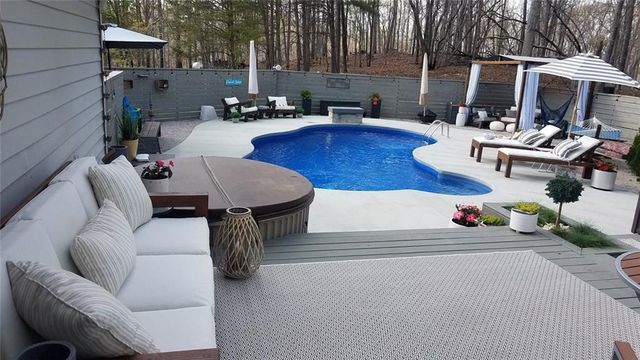 4126 Glenwood Drive, Gainesville, GA 30506