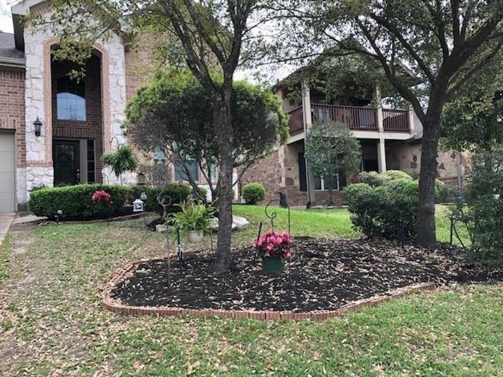 10 Quillwood Place, The Woodlands, TX 77354