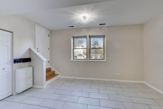 46 6th Avenue GJ, La Grange, IL 60525