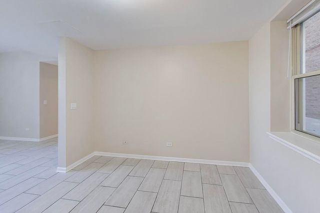 46 6th Avenue GJ, La Grange, IL 60525