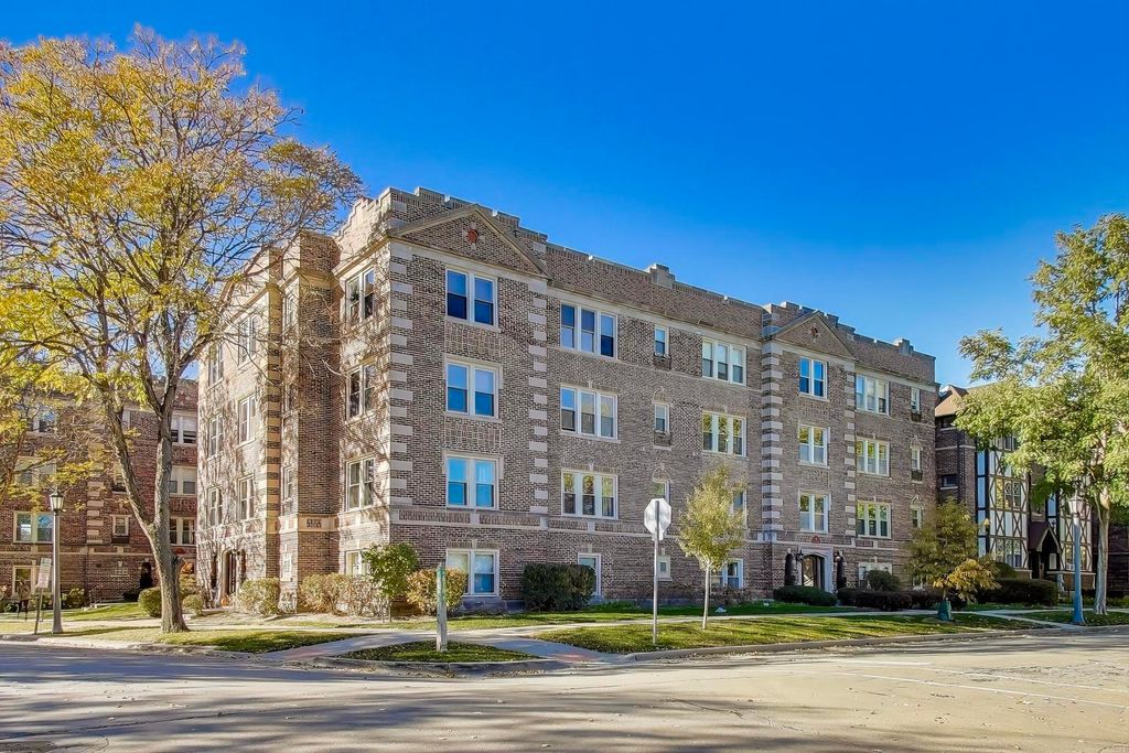 46 6th Avenue GJ, La Grange, IL 60525