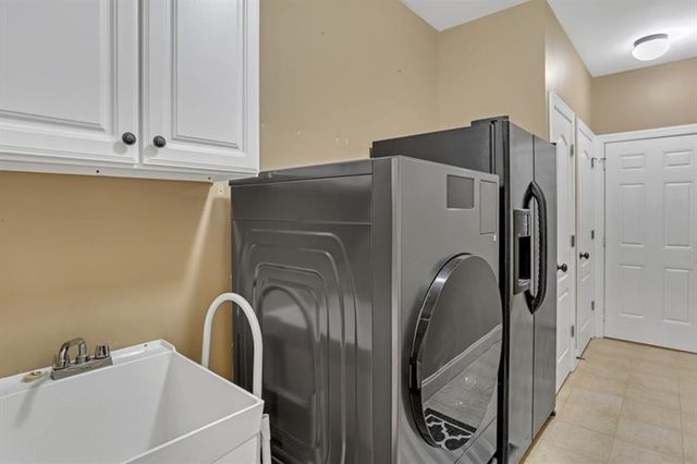 1006 Silver Thorne Drive, Loganville, GA 30052