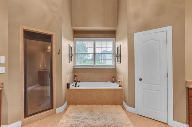 1006 Silver Thorne Drive, Loganville, GA 30052