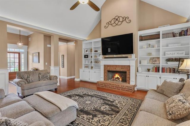 1006 Silver Thorne Drive, Loganville, GA 30052