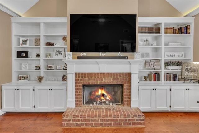 1006 Silver Thorne Drive, Loganville, GA 30052