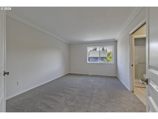1536 Ne PARKSIDE Dr, Hillsboro, OR 97124