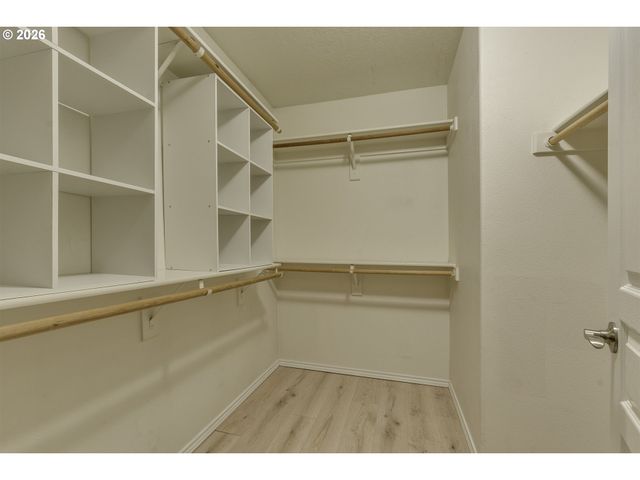 1536 Ne PARKSIDE Dr, Hillsboro, OR 97124