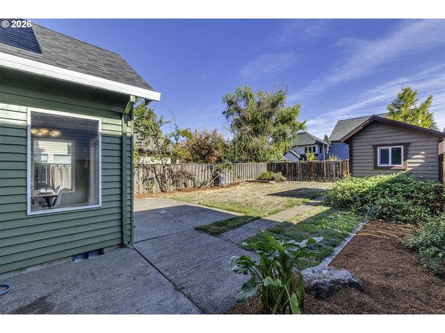 1536 Ne PARKSIDE Dr, Hillsboro, OR 97124