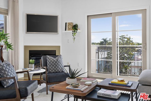 125 S Sweetzer Avenue PH2A, Los Angeles, CA 90048