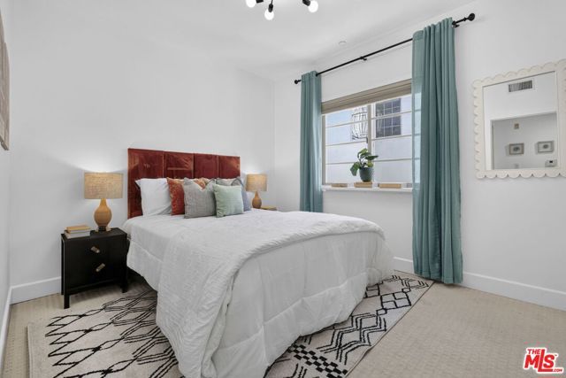 125 S Sweetzer Avenue PH2A, Los Angeles, CA 90048